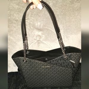 Michael kors jet set large logo shoulder bag